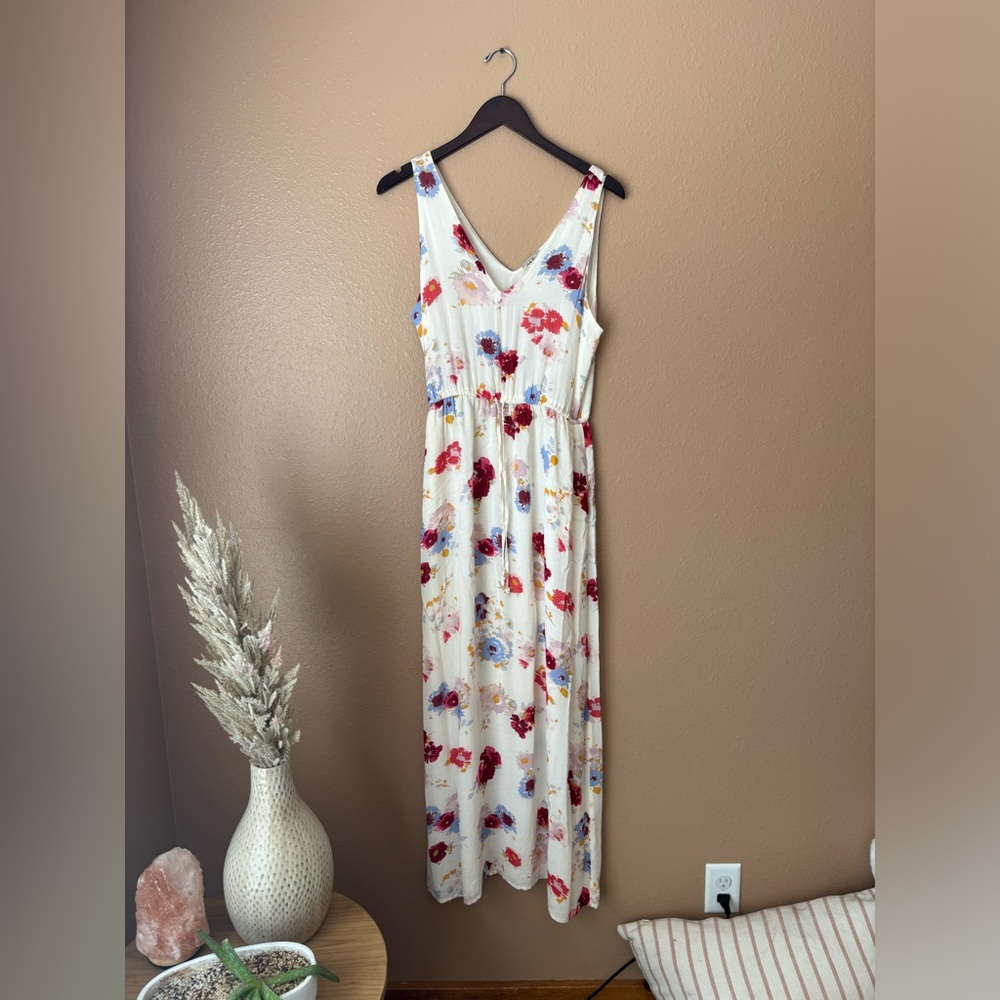 Adorable cream colored floral Maxi Lucky Brand Dress - Size M